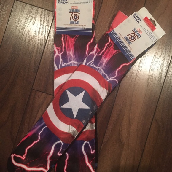 LOT of 2 x 2 CAPTAIN AMERICA Men’s Socks Size 6-12 - Picture 1 of 4